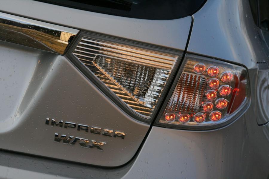  Subaru Impreza WRX 2008 года  (фото 27 из 33)